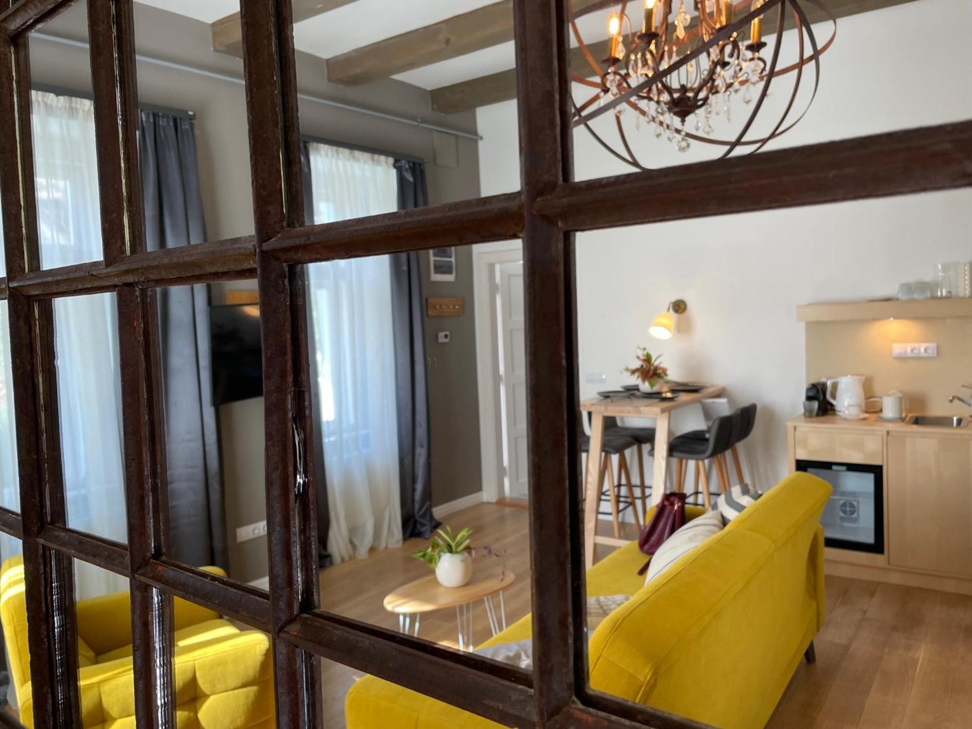 Frida Apartman, Exkluziv Varpanoramaval, A Belvaros Sziveben, Ingyenes Parkolassal
